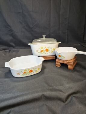CorningWare Set Wild FLower 3 PIECE + 1 LID = A TOTAL OF 4 PEICES BAKING DISH